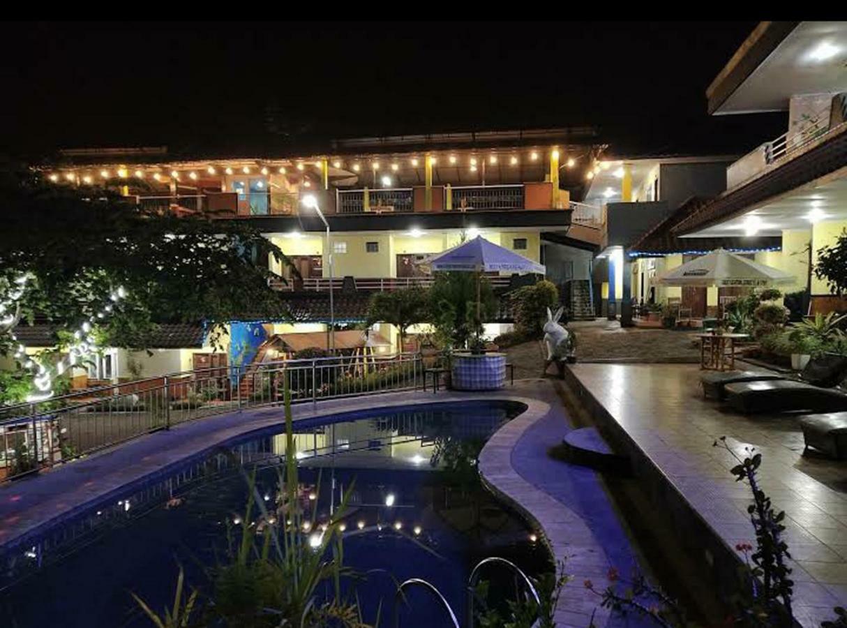 Villa Panderman Indah Batu  Esterno foto