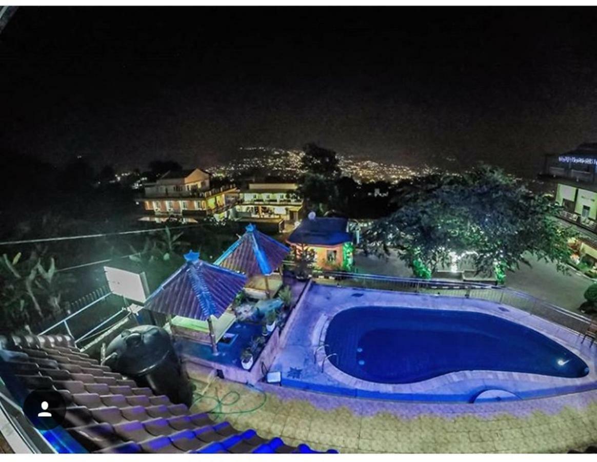 Villa Panderman Indah Batu  Esterno foto
